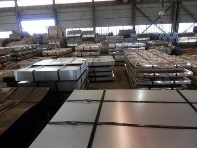 JIS ASTM DX51D ha galvanizzato la lamiera di acciaio 0.8mm per industria delle coperture